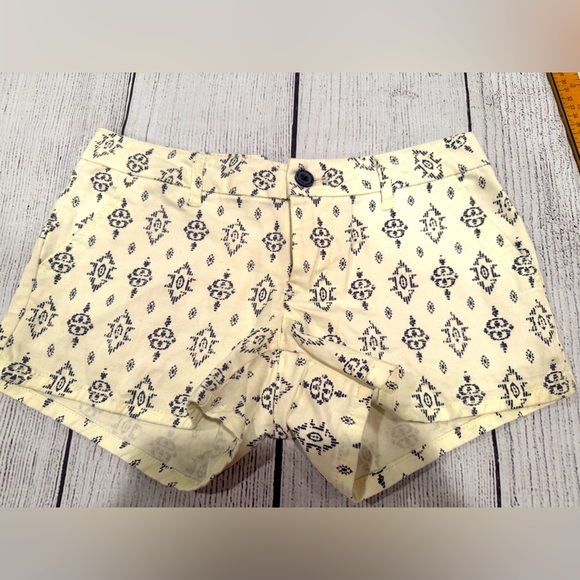 Bepop Printed shorts size 1 - Picture 1 of 3